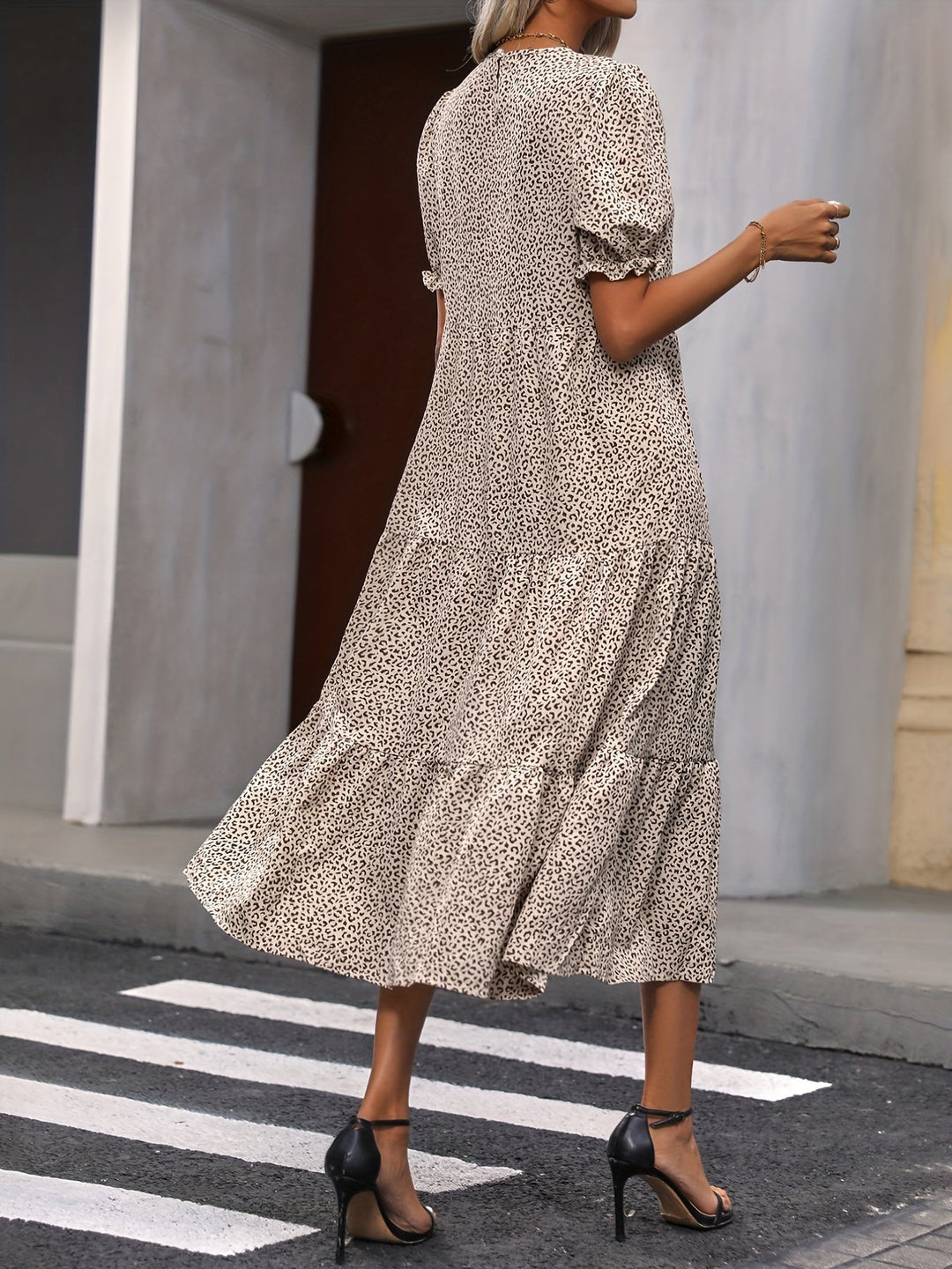 Harriet - Robe Casual à Col Rond avec Détails en Volants