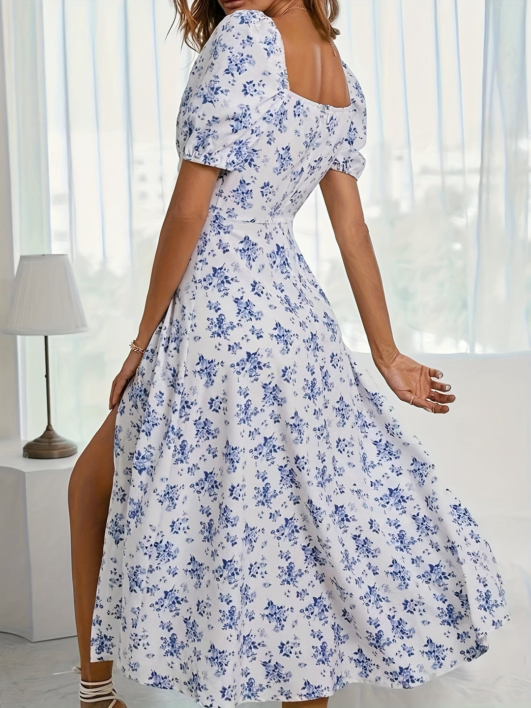 Calyx - Robe à Manches Bouffantes avec Motif Floral Artistique