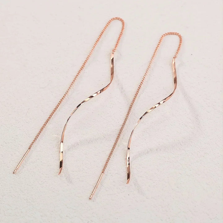 Boucles d'Oreilles Longues avec Design de Vague