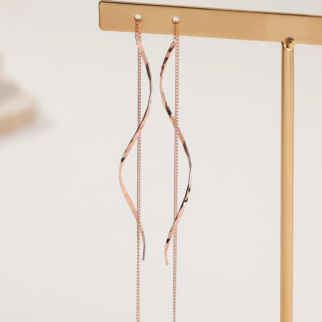 Boucles d'Oreilles Longues avec Design de Vague