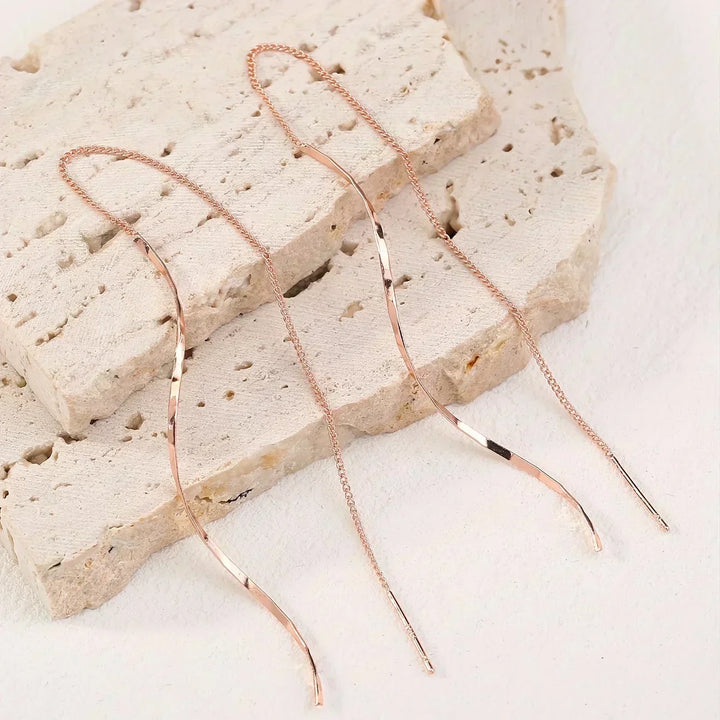 Boucles d'Oreilles Longues avec Design de Vague