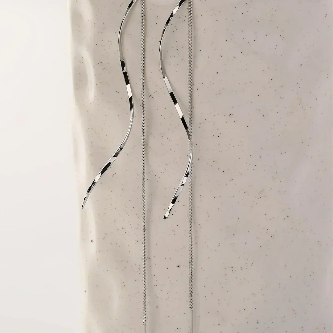 Boucles d'Oreilles Longues avec Design de Vague