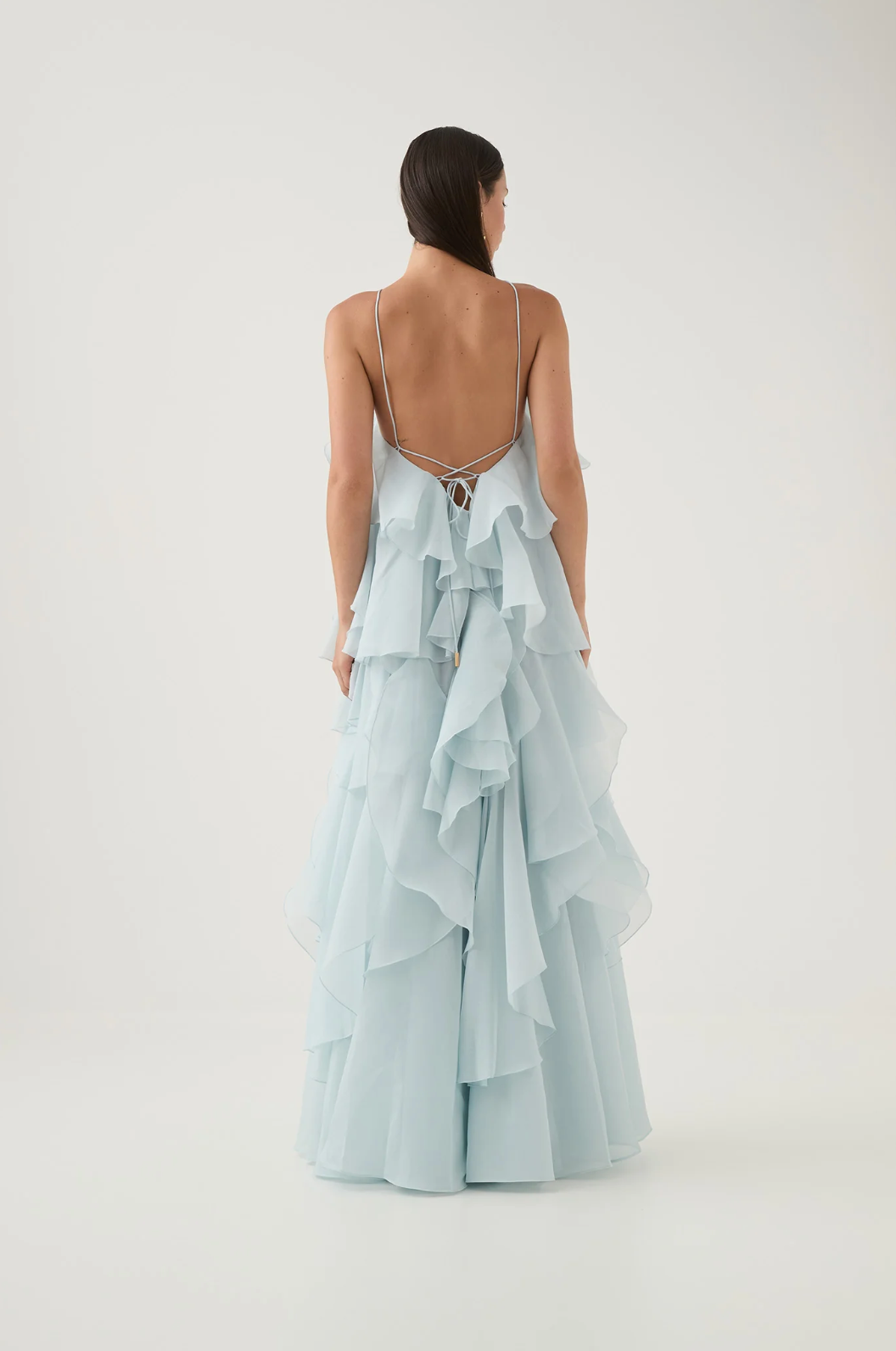 Nephele - Robe de cocktail longue à col halter ornée de volants